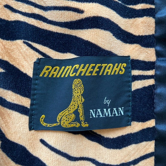 EUC Vintage Rain Cheetahs Naman women’s soft tiger print fur peacoat trench coat - Picture 8 of 8